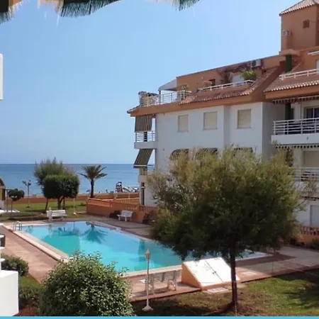 Apartment Pie De Playa En Y Con Piscina