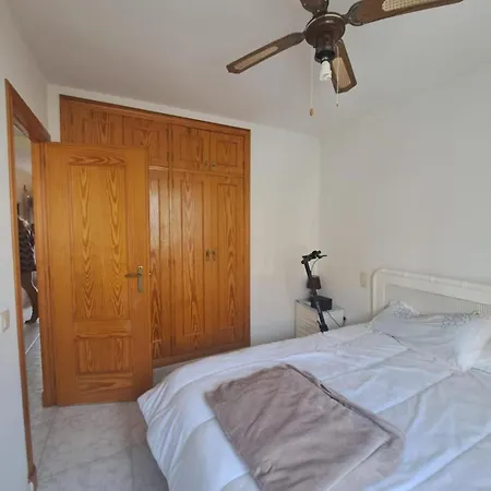 Pie De Playa En Y Con Piscina Apartment