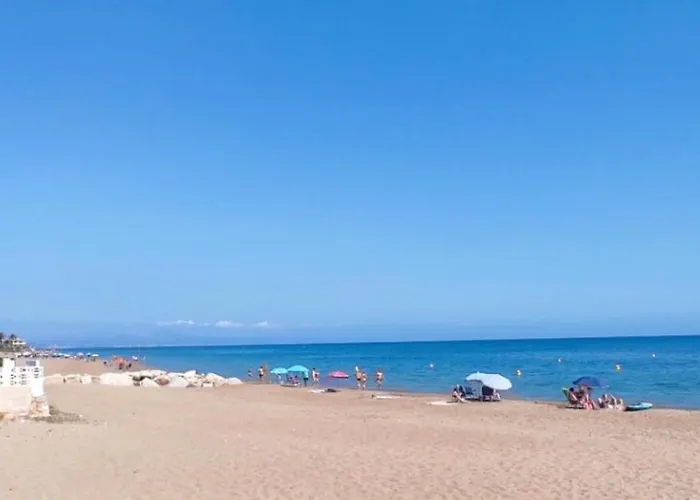 Pie De Playa En Y Con Piscina Apartamento