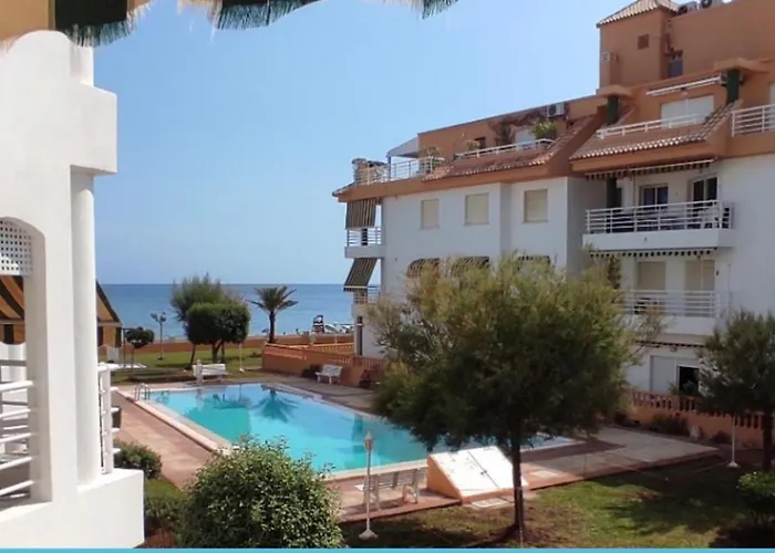 Apartamento Pie De Playa En Y Con Piscina